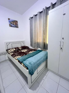 Decent UNISEX Private Rooms In Rolla Street Bur Dubai